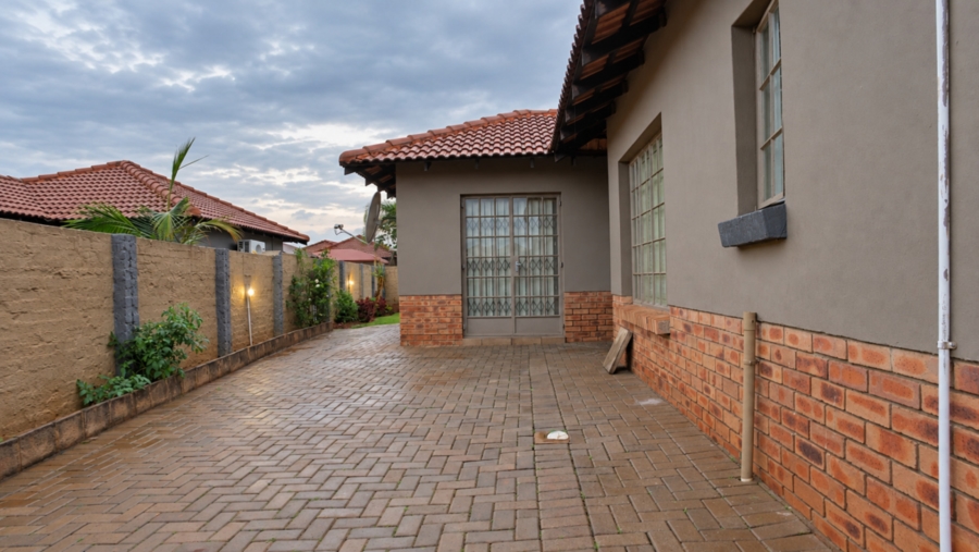 3 Bedroom Property for Sale in Waterkloof East North West